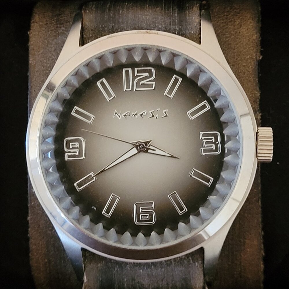 BRAND NEW, NEMESIS POINTUM GRADIENT STAINLESS STEEL WRIST WATCH!!!